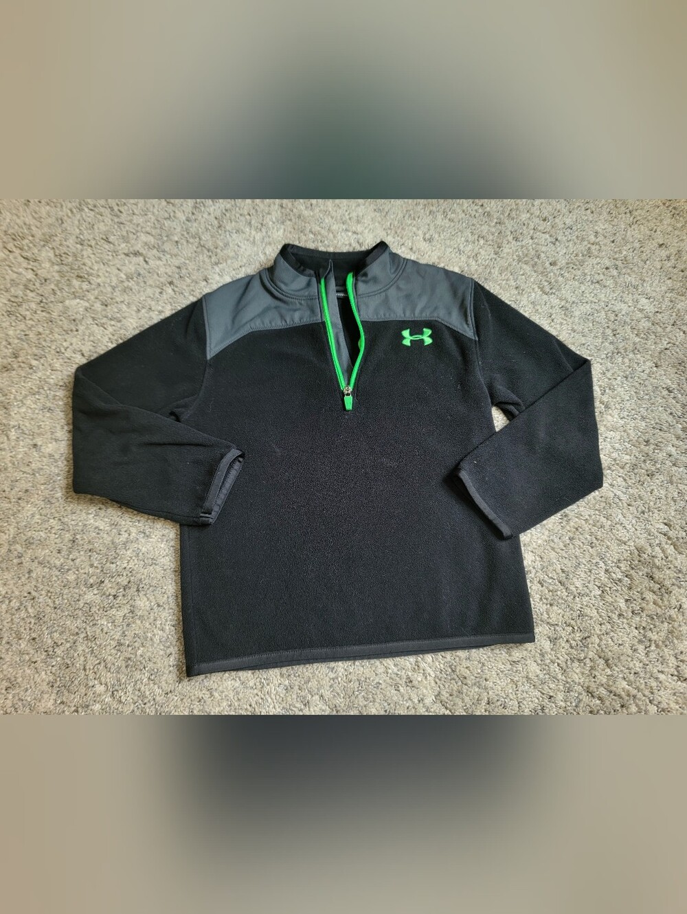 Under Armour Black & Neon Green Kids Quarter-Zip Pullover Size 6